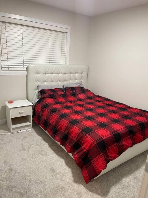 Luxury Home Away From Home, A Villa With 3 Bdrm And 3 Bath YYC 외부 사진